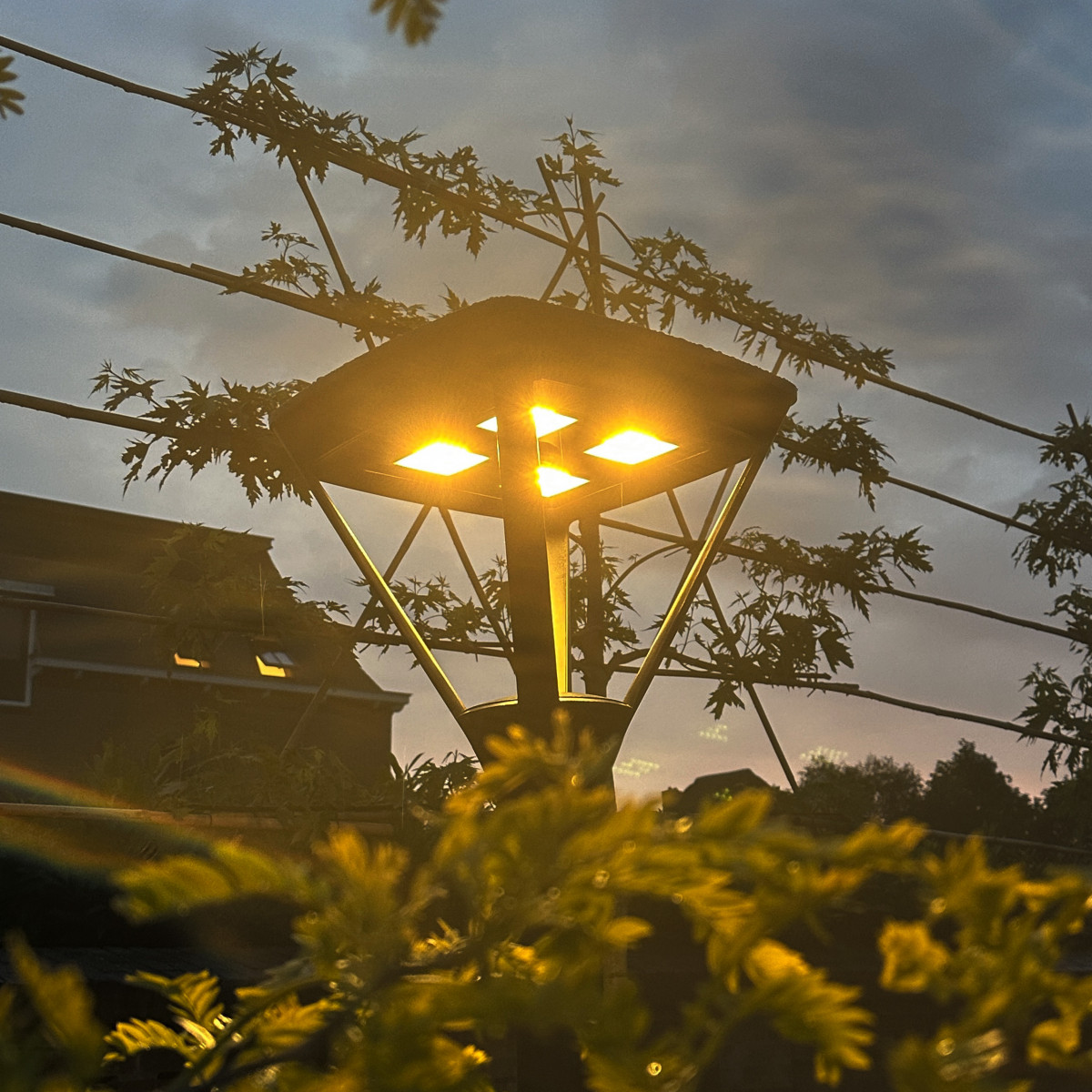 Schwarze quadratische Solar-Laternenkappe mit LED-Modul